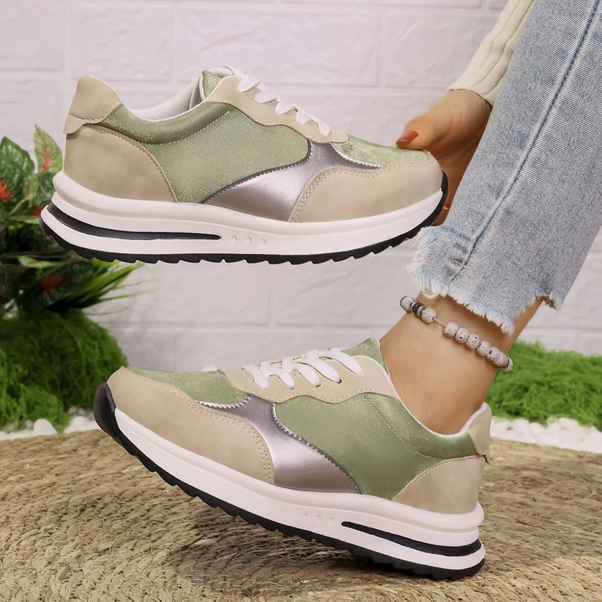 Clara Sneakers
