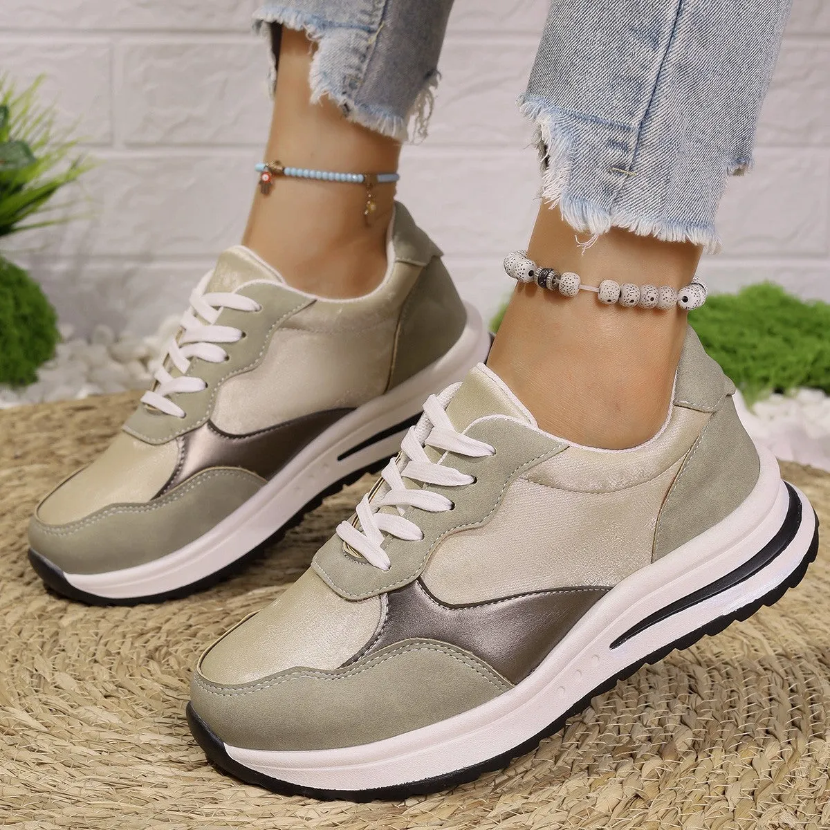 Clara Sneakers