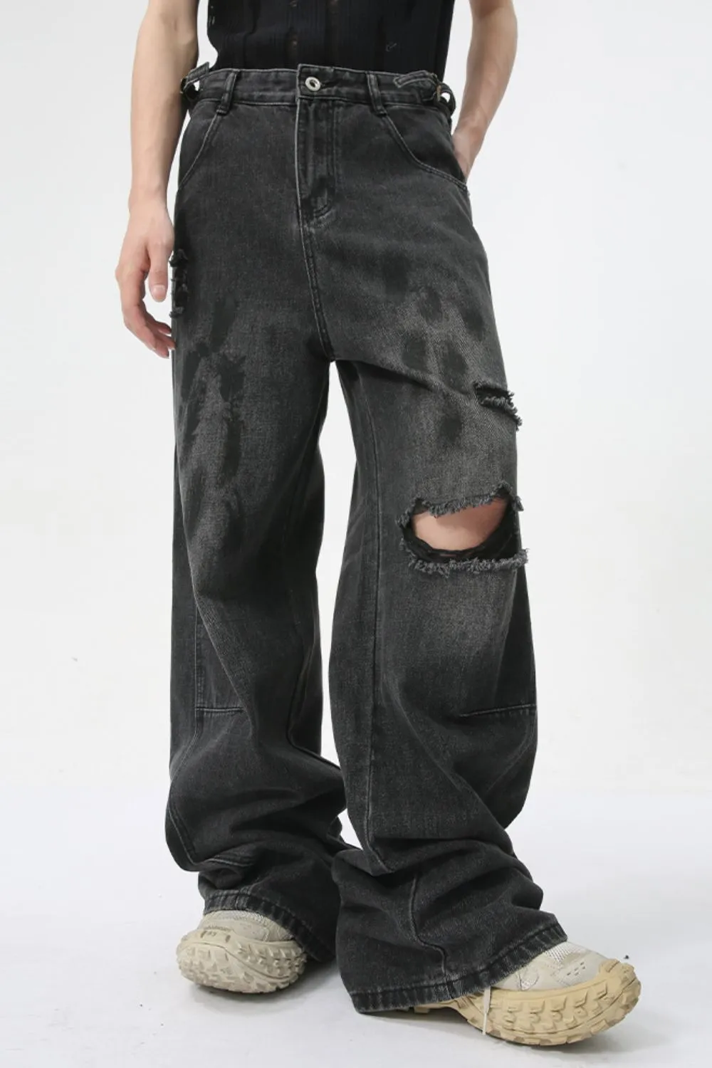 Distressed Jeans with Pockets